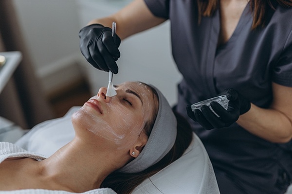 Advanced Aesthetics: Exploring the Benefits of Chemical Peels for Acne Scars Advanced Aesthetics: Exploring the Benefits of Chemical Peels for Acne Scars